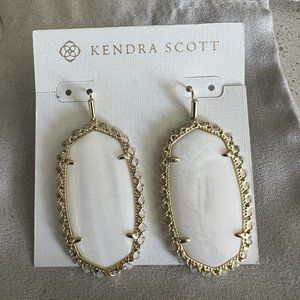 Kendra Scott Beaded Danielle Gold Drop Earrings In Mother Of Pearl